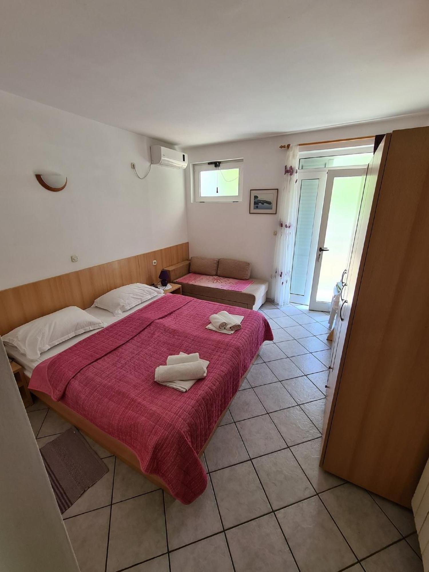 Apartments Pansion Franka Brist Exterior foto
