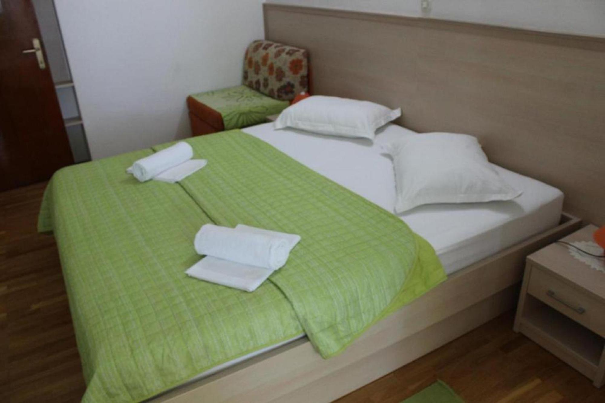 Apartments Pansion Franka Brist Exterior foto