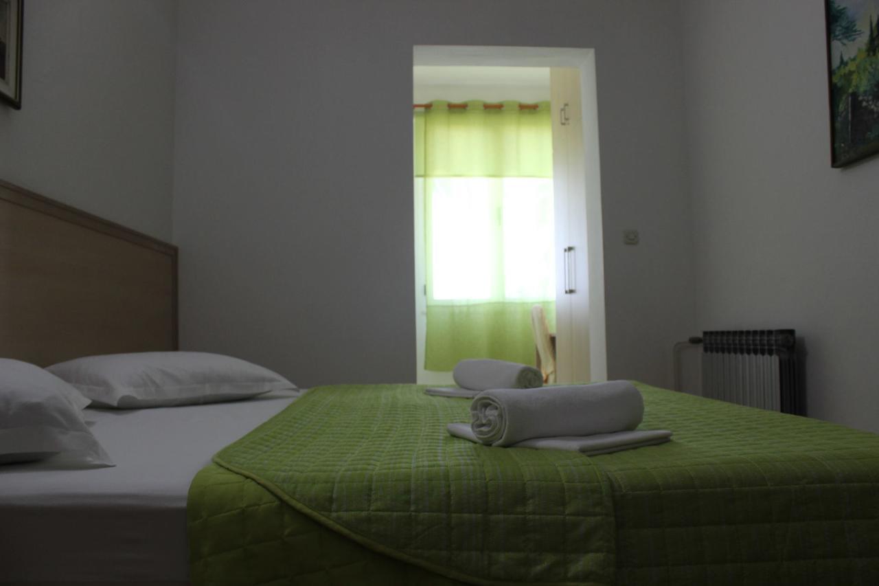 Apartments Pansion Franka Brist Habitación foto