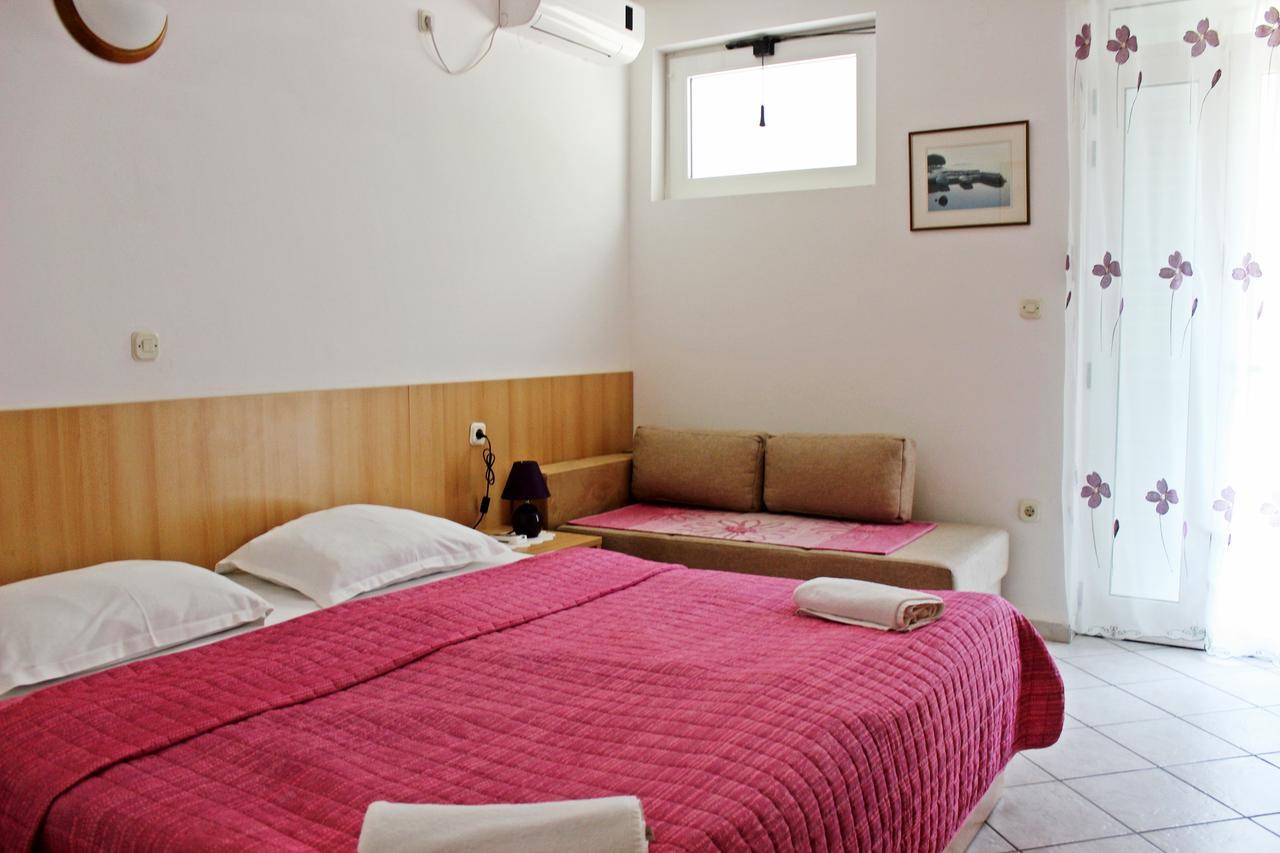 Apartments Pansion Franka Brist Exterior foto